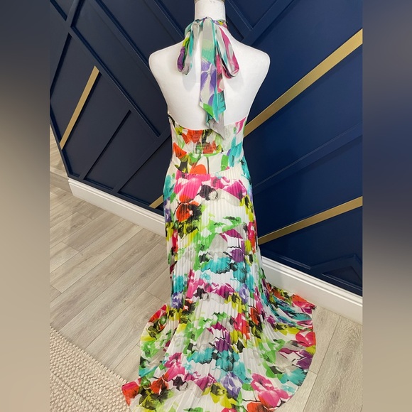 Eliza J tropical and fun halter maxi. - Picture 5 of 9